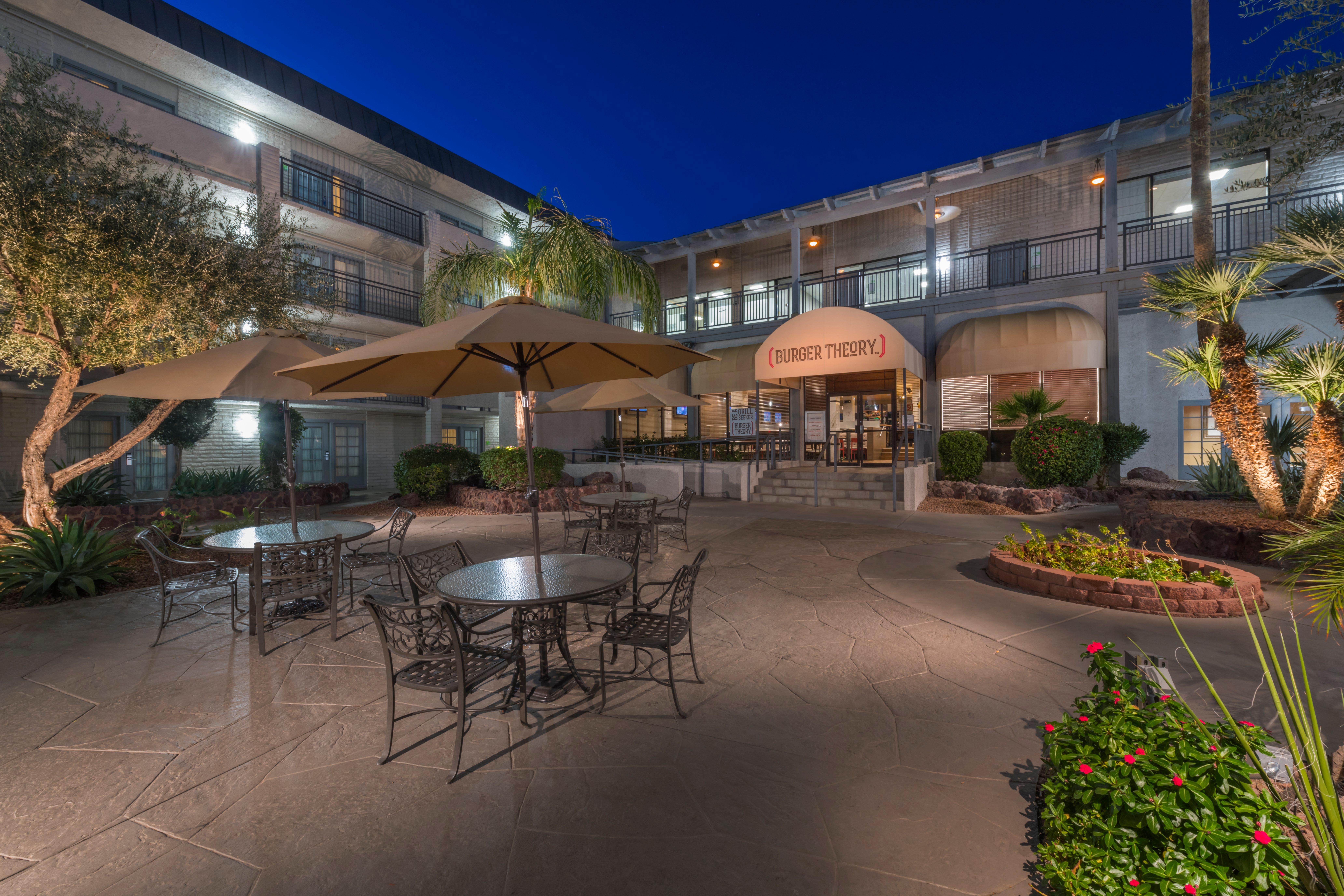Holiday Inn And Suites Phoenix Airport North By Ihg Ngoại thất bức ảnh