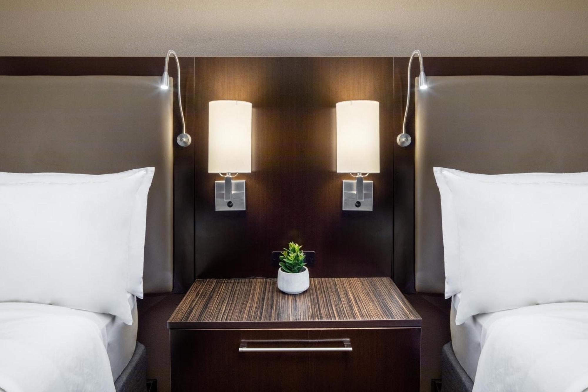 Holiday Inn And Suites Phoenix Airport North By Ihg Ngoại thất bức ảnh