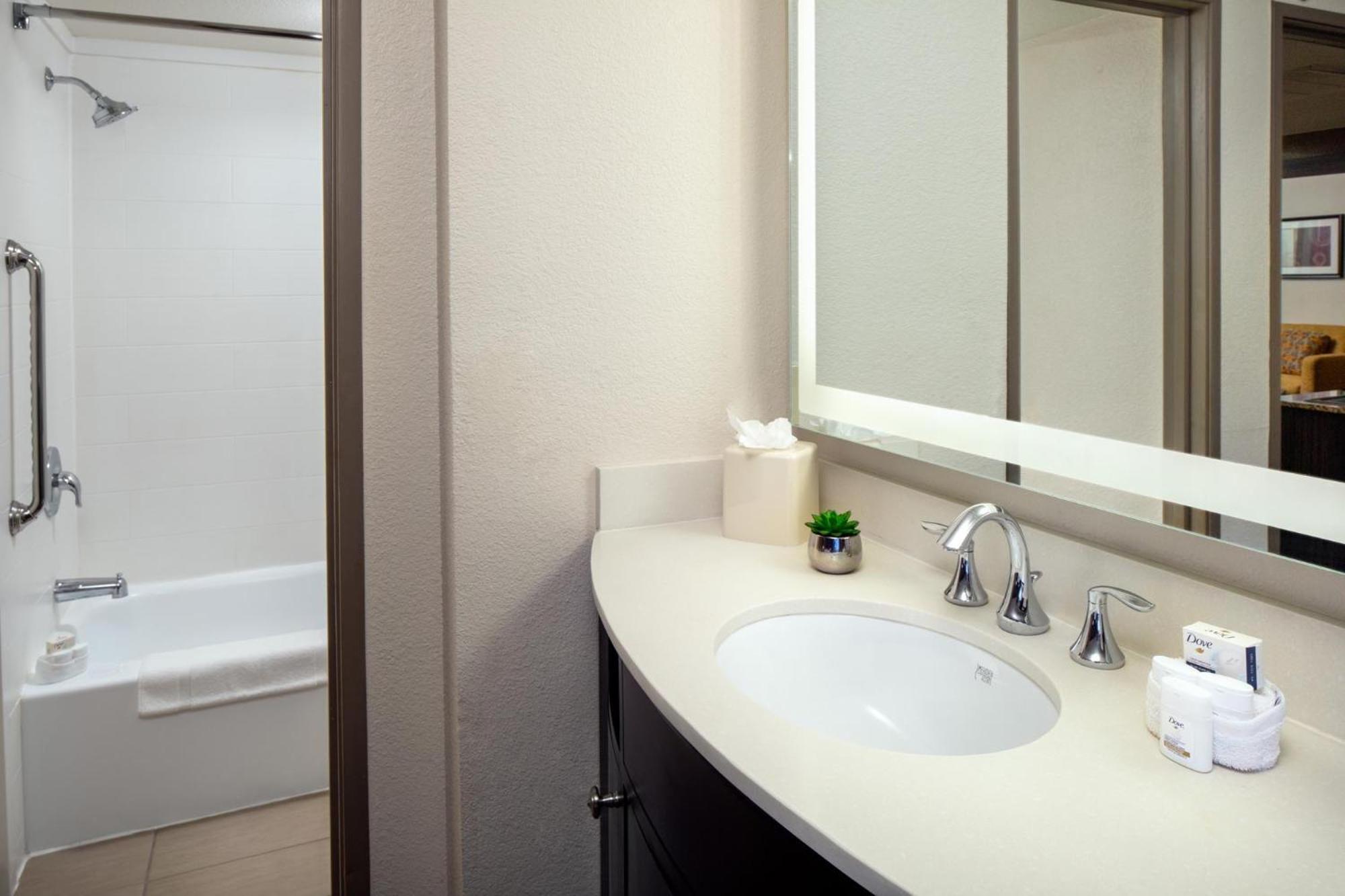 Holiday Inn And Suites Phoenix Airport North By Ihg Ngoại thất bức ảnh