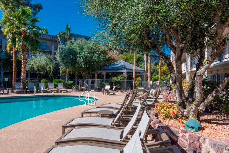 Holiday Inn And Suites Phoenix Airport North By Ihg Ngoại thất bức ảnh